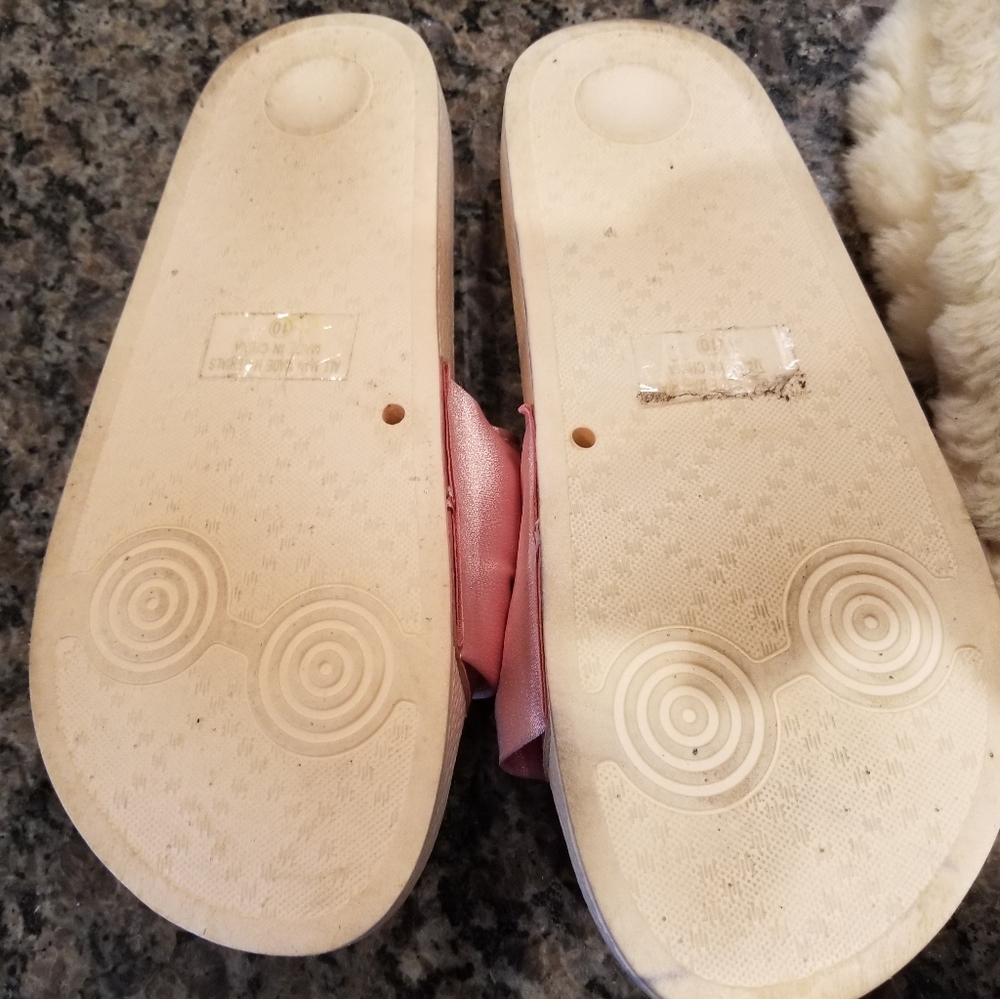 Slippers - Picture 6 of 7